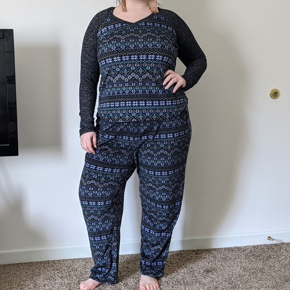 Ultra-Comfy Loungewear Set - Picture 4 of 6